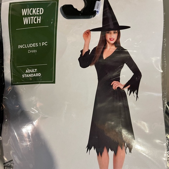 Halloween costume - Picture 1 of 2